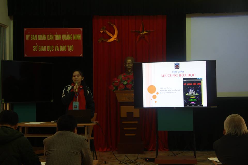 Em Nguyễn Anh Tú thuyết trình tại cuộc thi